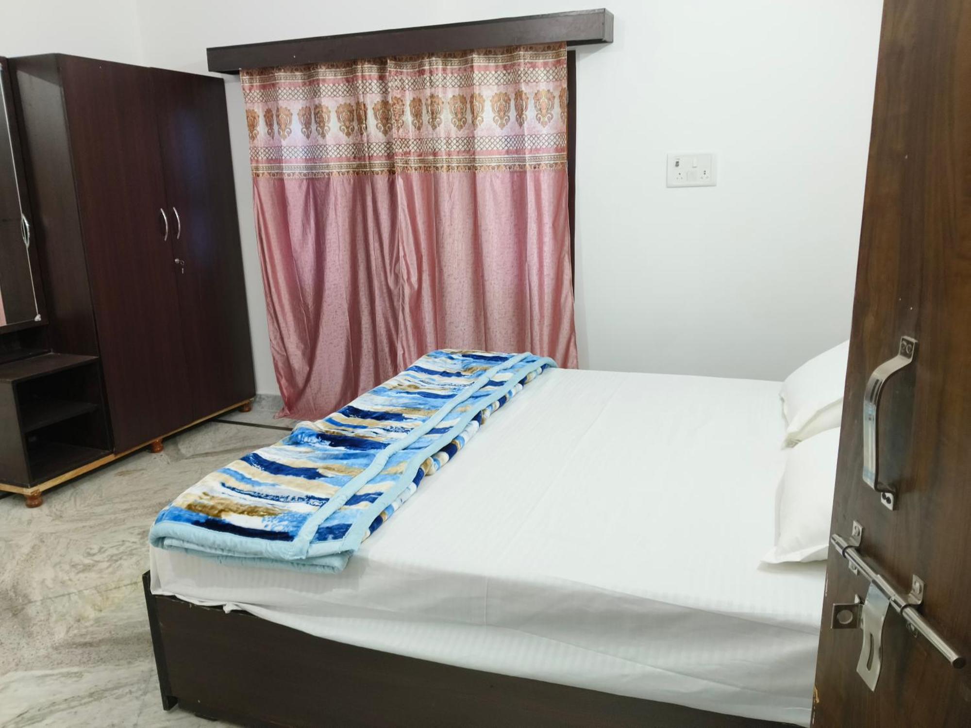 Pran Prasadam Apartment *
